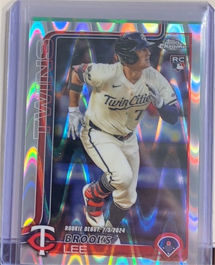 2025 Topps Chrome Update #USC6 Brooks Lee Rookie Debut Refractor Minnesota Twins — front