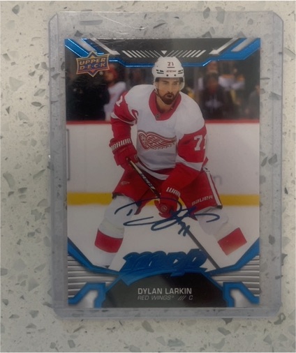 2022-23 Upper Deck MVP #18 Dylan Larkin — front