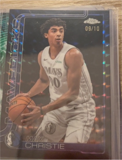 2025-26 Topps Chrome #33 Max Christie — front