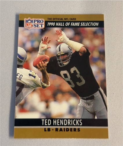 1990 Pro Set #26 Ted Hendricks Raiders — front