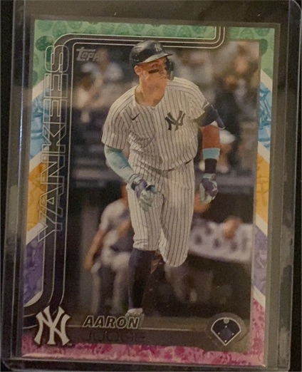 2025 Topps Series 1 #300 Aaron Judge — front