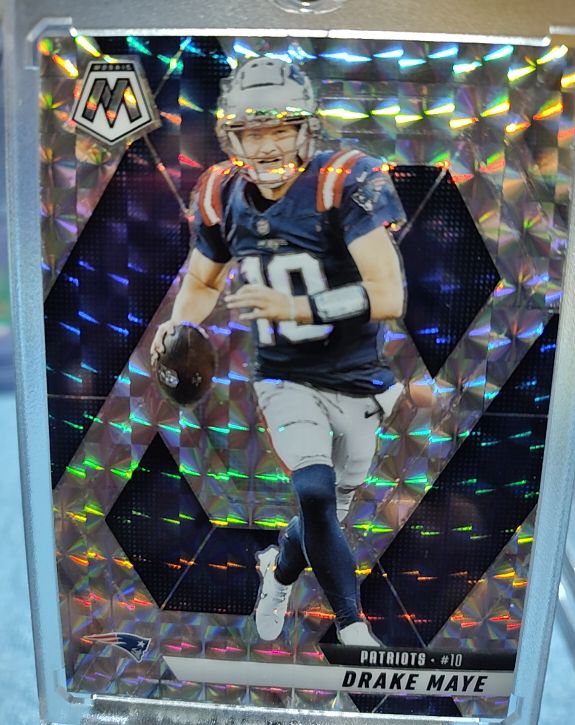 2025 Panini Mosaic #28 Drake Maye — front