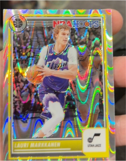 2023-24 Panini NBA Hoops Premium Stock #14 Lauri Markkanen — front