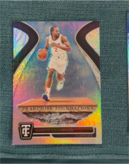 2024-25 Panini Totally Certified #24 Kawhi Leonard Franchise Foundations Mirror — front