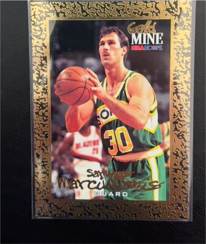 1995 Skybox NBA Hoops Gold Mine #449 Sarunas Marciulionis — front
