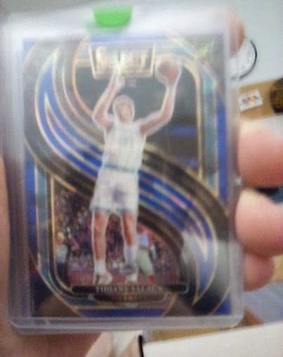 2024-25 Panini Select Premier Level #192 Zach Edey Blue Prizm Rookie — front