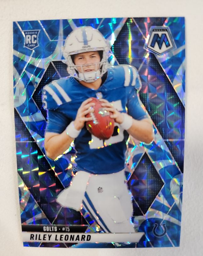 2025 Panini Mosaic #372 Riley Leonard — front