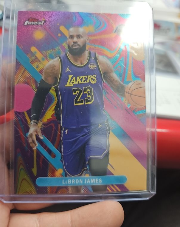 2025-26 Topps Finest #79 LeBron James — front