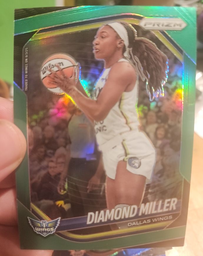 2025 Panini Prizm WNBA #27 Diamond Miller — front