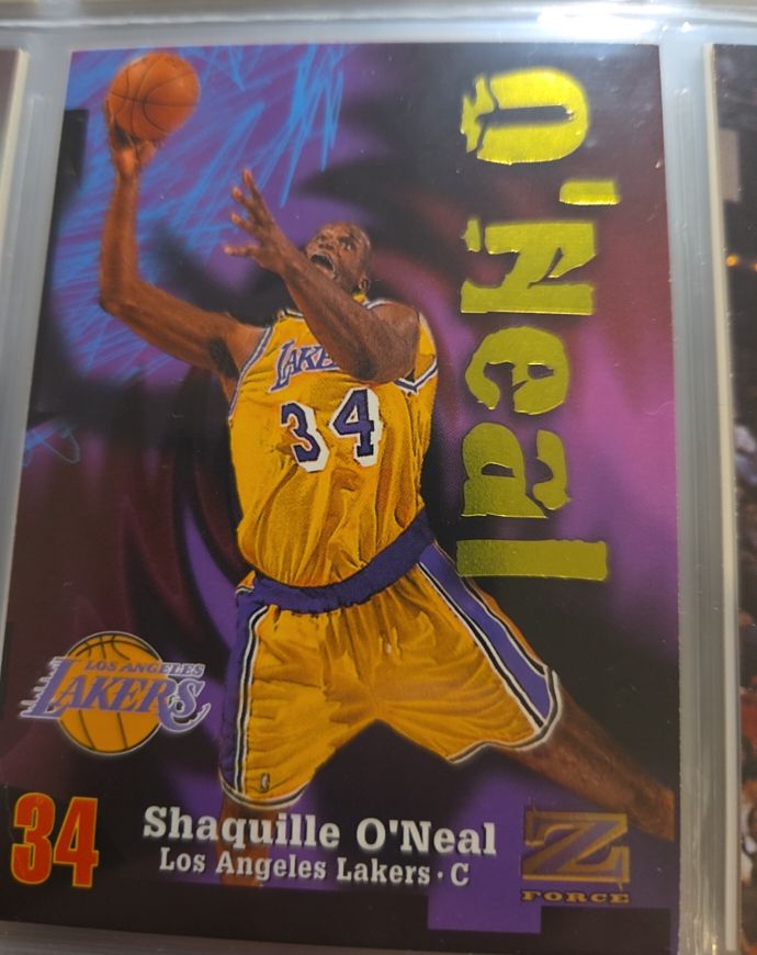 1997-98 SkyBox Z-Force #34 Shaquille O'Neal — front