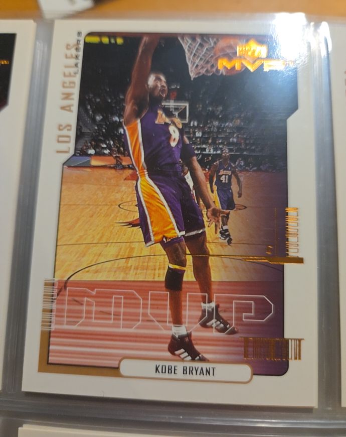 2000-01 Upper Deck MVP #189 Kobe Bryant — front