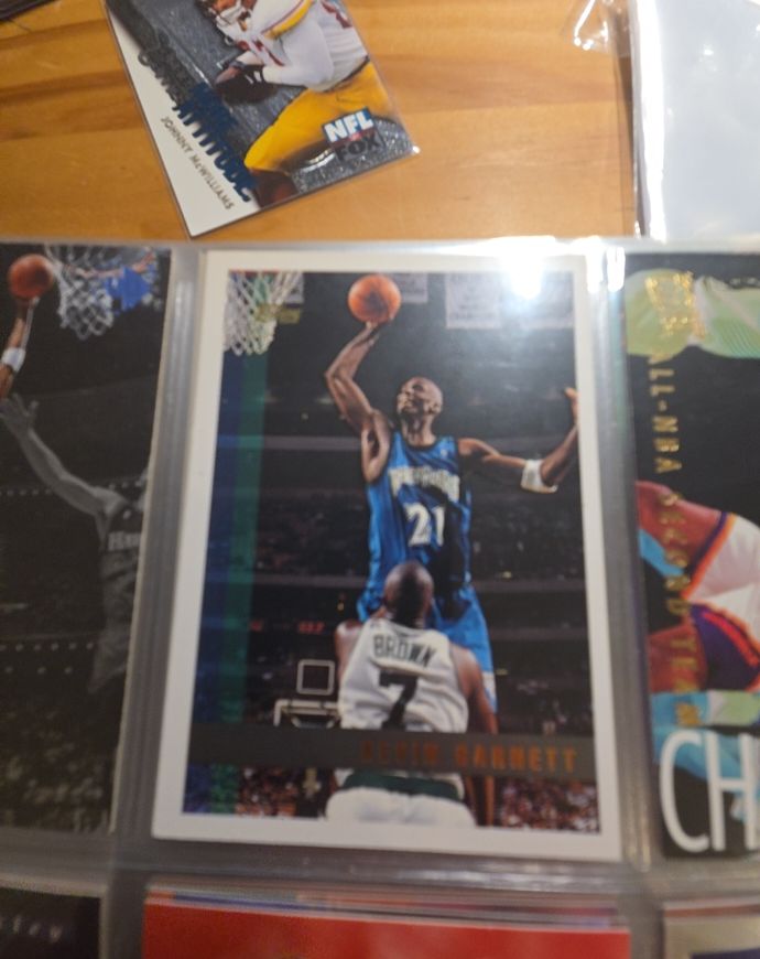 1996-97 Upper Deck #G37 Kevin Garnett — front