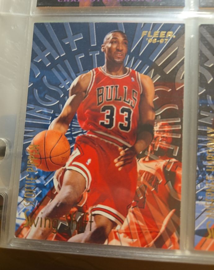 1996-97 Fleer #11 Scottie Pippen Swing Shift — front