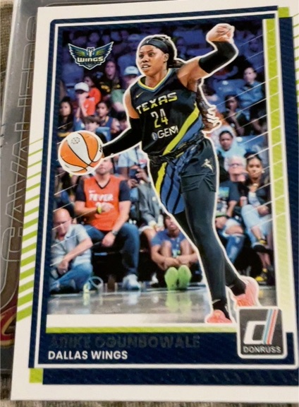 2025 Donruss WNBA #39 Arike Ogunbowale — front