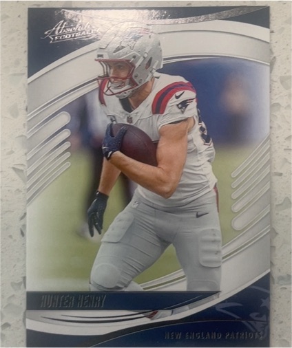 2025 Panini Absolute #20 Hunter Henry — front