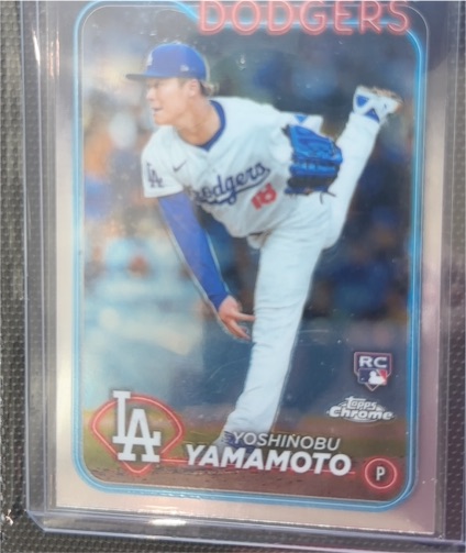 2024 Topps Chrome #18 Yoshinobu Yamamoto — front
