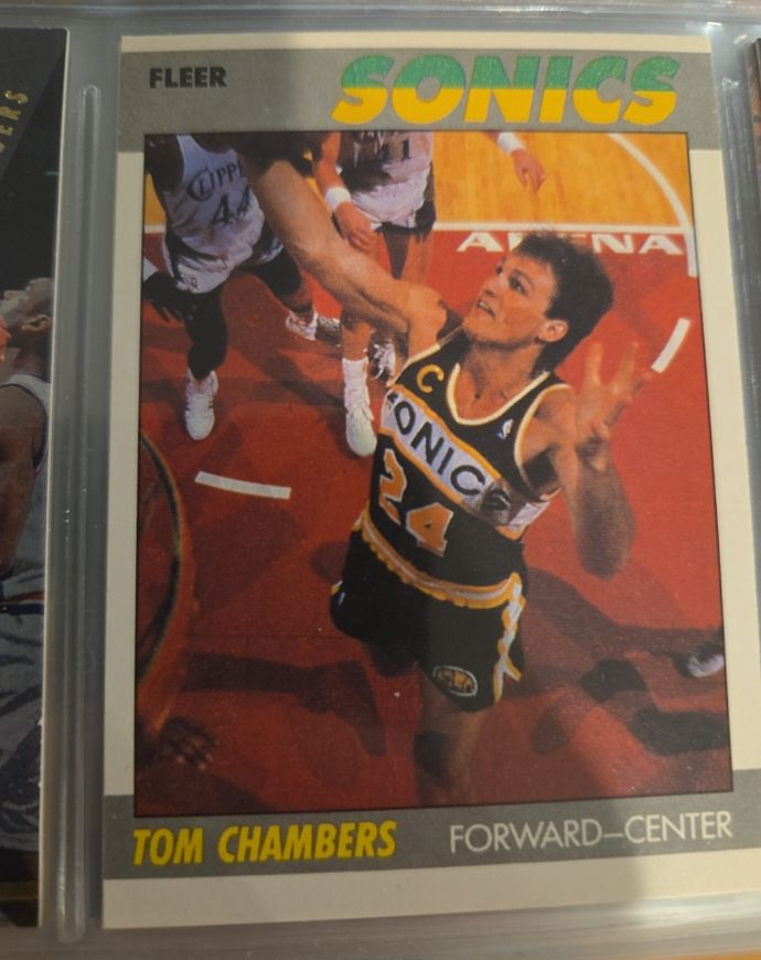 1987-88 Fleer #19 Tom Chambers — front