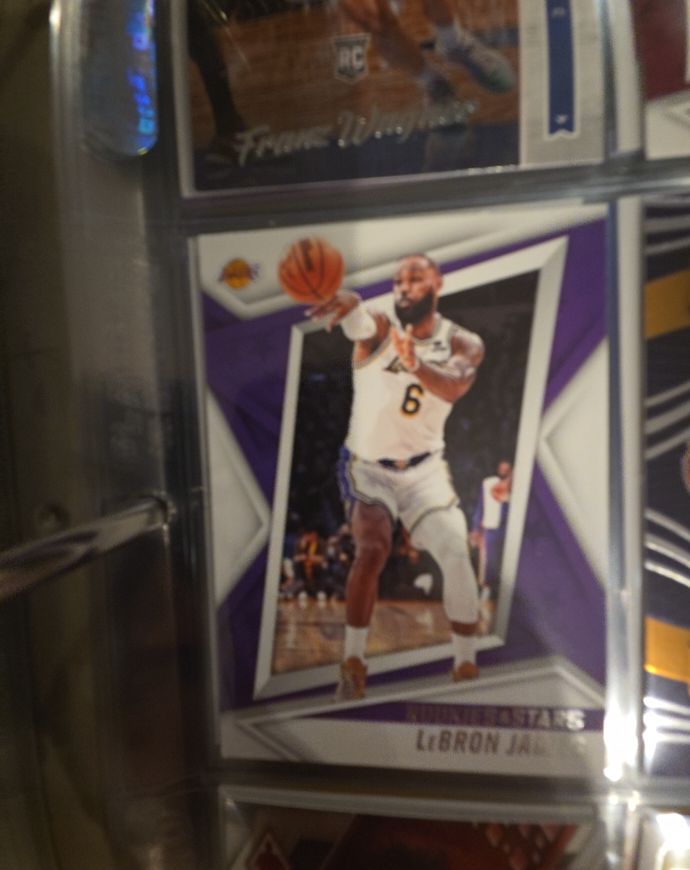 2021-22 Panini Chronicles Rookies and Stars #114 LeBron James — front