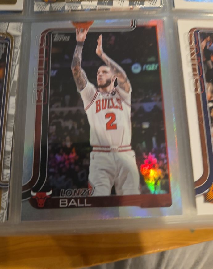 2025-26 Topps #39 Lonzo Ball Rainbow Foilboard — front