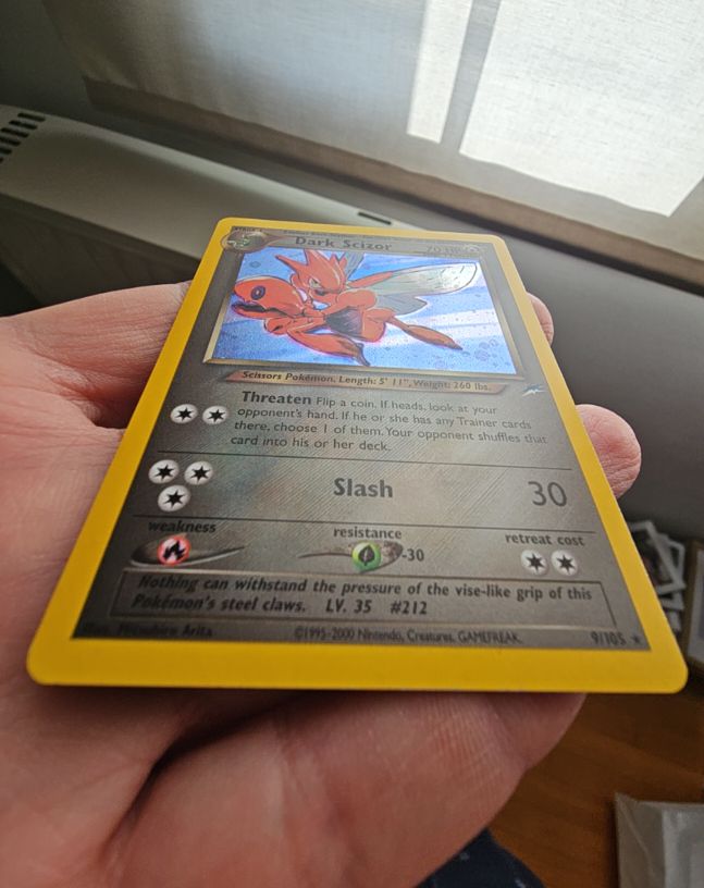2000 Pokémon Neo Destiny #9 Dark Scizor — front