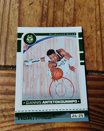 2024-25 Panini NBA Hoops #166 Giannis Antetokounmpo — front