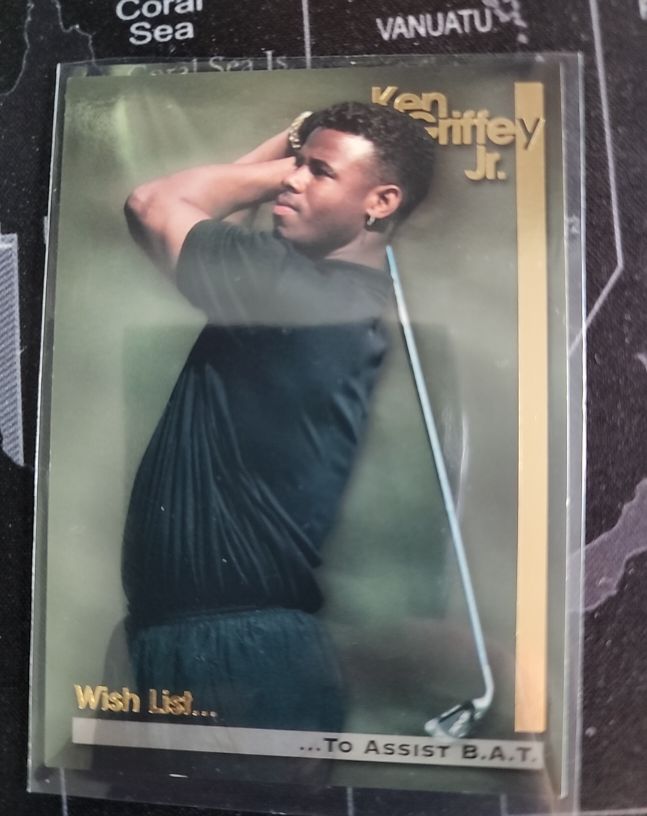 1995 Megacards #8 Ken Griffey Jr. — front