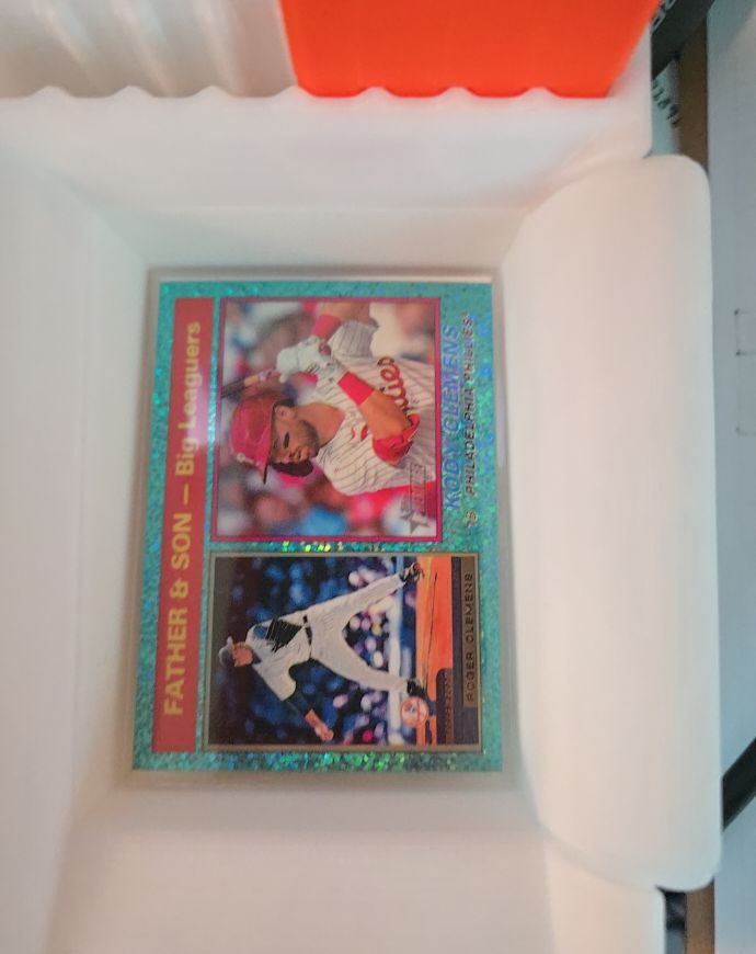 2025 Topps Heritage #70 Dusty Baker, Darren Baker Father & Son — front
