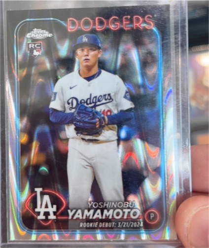 2024 Topps Chrome #18 Yoshinobu Yamamoto — front