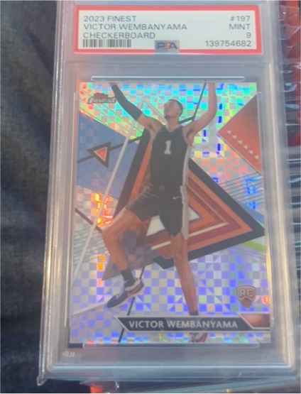 2023 Topps Finest #197 Victor Wembanyama Checkerboard — front