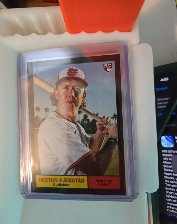 2024 Topps Archives - 1961 Topps #11 Heston Kjerstad Black Foilboard Rookie — front