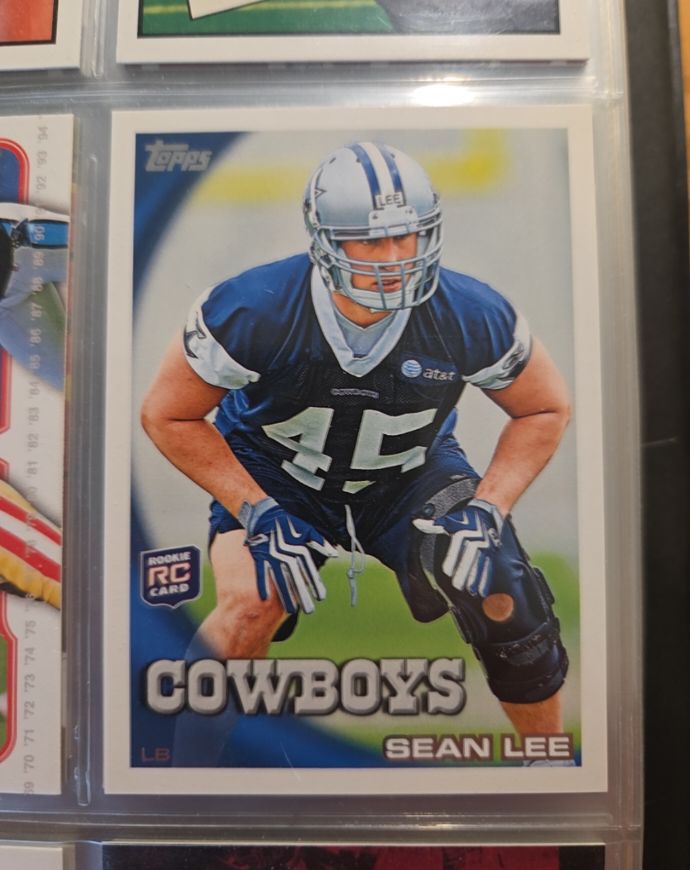2010 Topps #107 Sean Lee — front