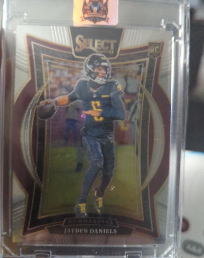2024 Panini Select #26 Jayden Daniels Concourse Rookie Card — front