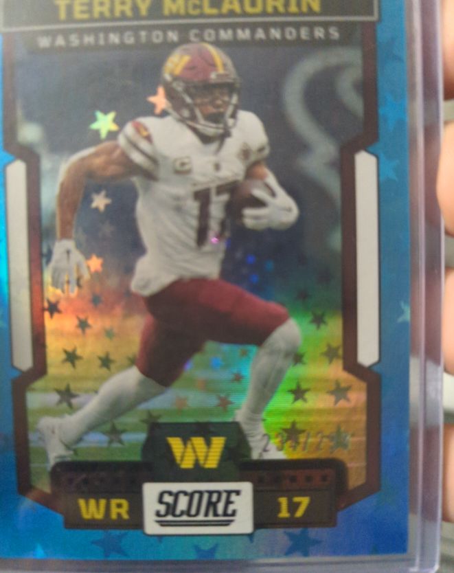 2022 Score #251 Terry McLaurin Blue Stars Parallel — front