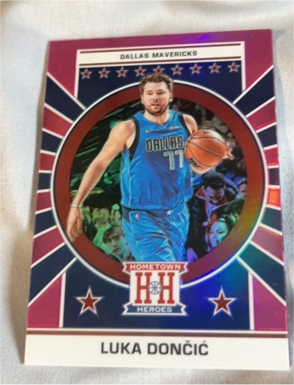 2021-22 Panini Chronicles Hometown Heroes #664 Luka Dončić — front