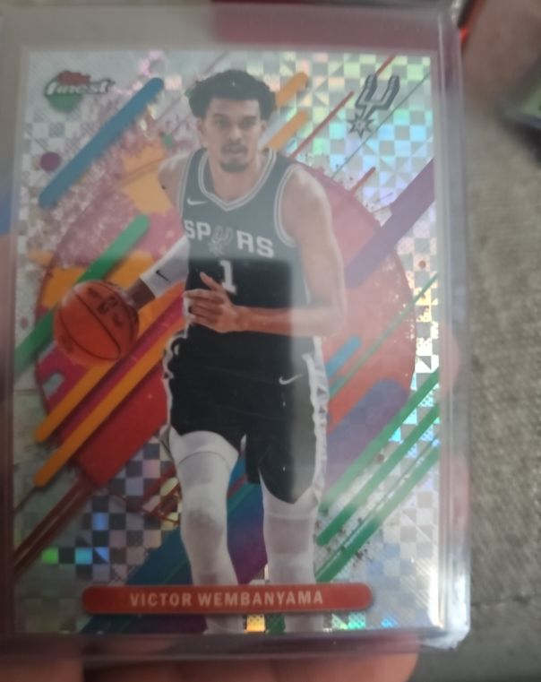 2025-26 Topps Finest #98 Victor Wembanyama — front