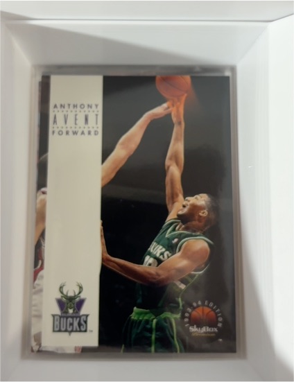 1993-94 SkyBox Premium #108 Anthony Avent — front