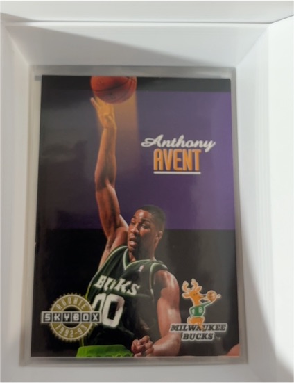 1993-94 Skybox Premium #108 Anthony Avent Milwaukee Bucks — front