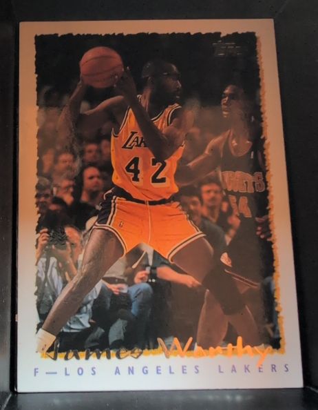 1994-95 Topps #64 James Worthy — front