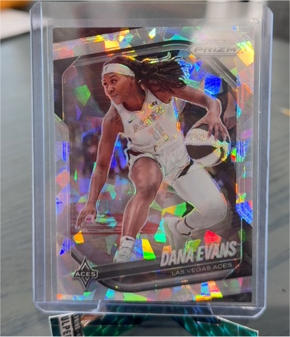 2025 Panini Prizm WNBA #33 Dana Evans — front