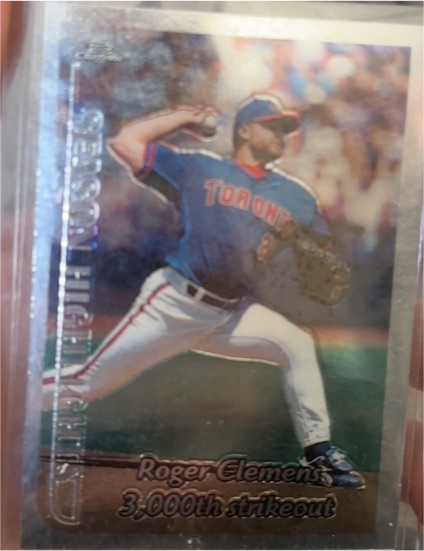 1999 Topps Chrome #203 Roger Clemens Toronto Blue Jays — front