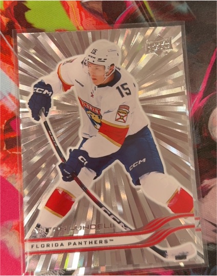 2025-26 Upper Deck Outburst Silver #323 Anton Lundell — front
