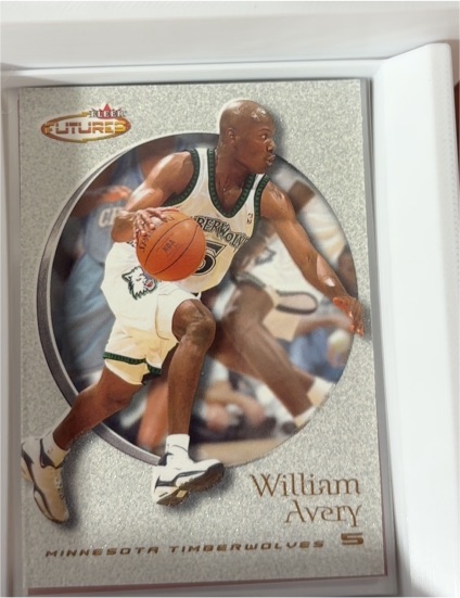 2000-01 Fleer Futures #34 William Avery — front