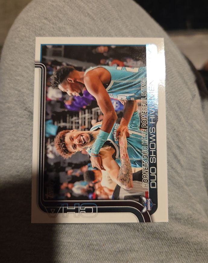 2025-26 Topps #283 Hornets Duo Have Powerful Sting: Duo Shows Hive Mentality — front