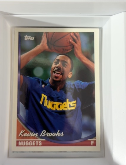 1993-94 Topps #32 Kevin Brooks — front