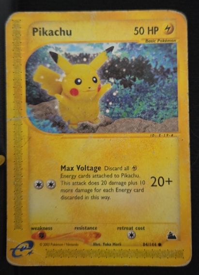 2002 Pokémon #84 Pikachu — front