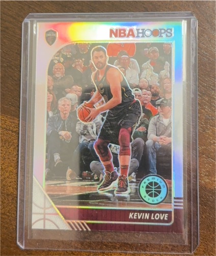 2019-20 Panini NBA Hoops Premium Stock #32 Kevin Love — front