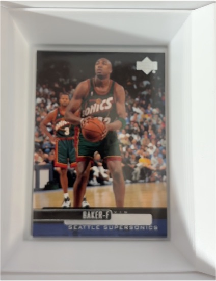 1999-00 Upper Deck #111 Vin Baker — front