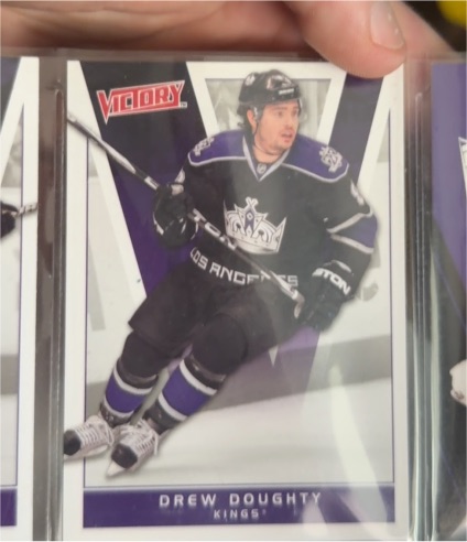 2010-11 Upper Deck Victory #85 Drew Doughty — front