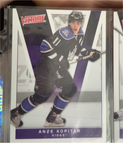 2010-11 Upper Deck Victory #87 Anze Kopitar — front