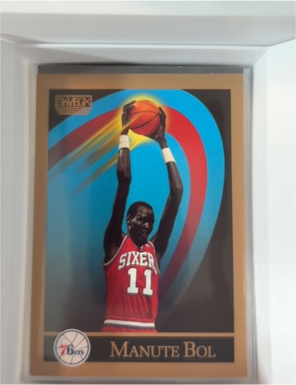 1990-91 SkyBox #403 Manute Bol — front